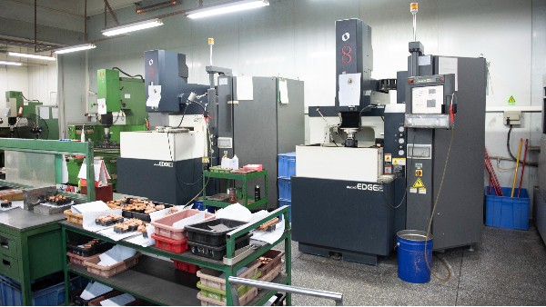 塑膠模具制造結構會造成注塑件成型加工缺陷嗎？