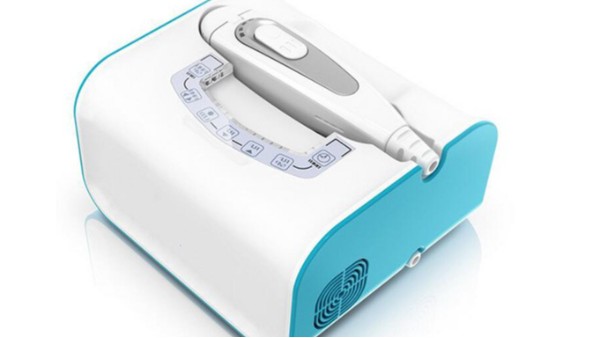 雙色注塑工藝:破解高端美容儀一體化機身的設計困局