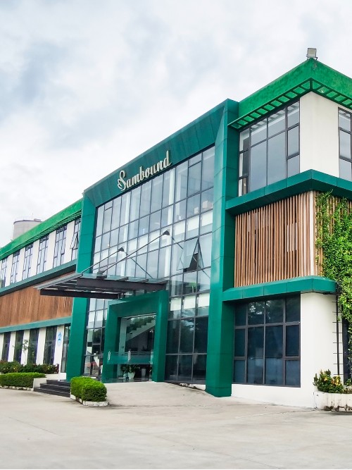 悲愴震川史，奮進世邦人